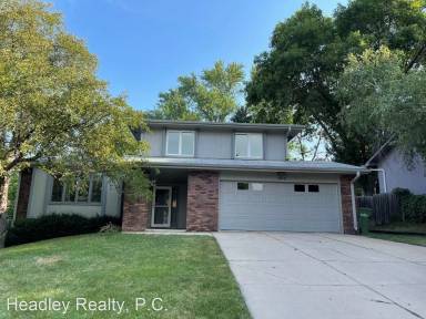 Main picture of 3410 Lynnwood Dr