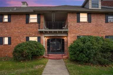 Main picture of 1735 S Peoria Ave