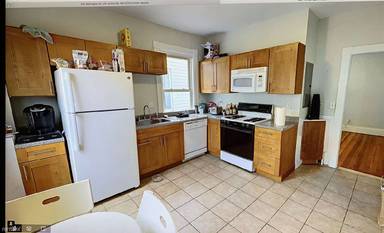 Main picture of 384 Washington St