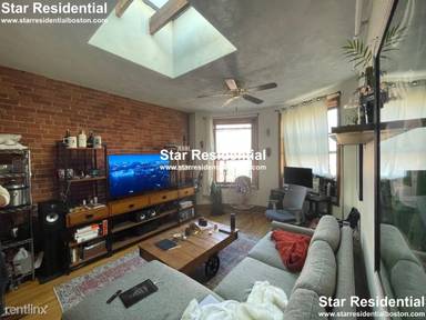 Main picture of 170 Saint Botolph St