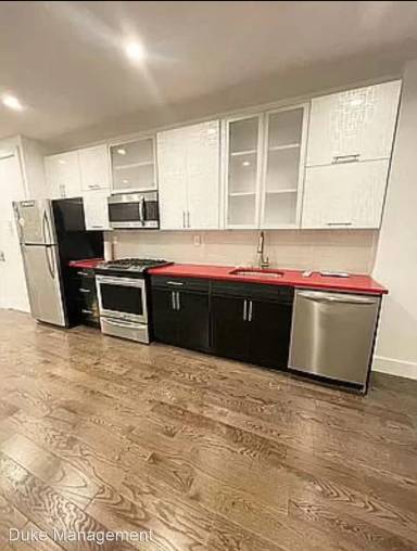 Main picture of 1725 Putnam Ave