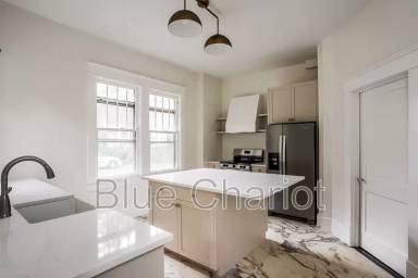 Main picture of 2607 Chapel Hill Rd