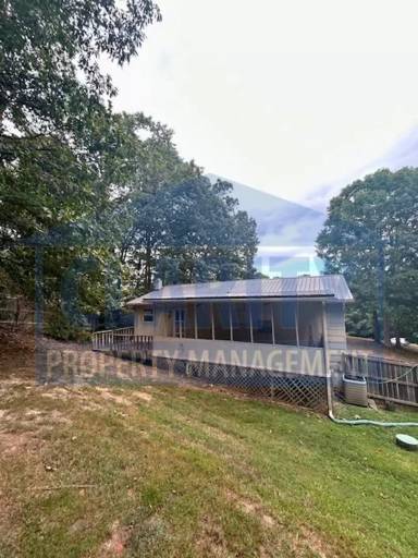 Main picture of 224 Peach Tree Cir NE