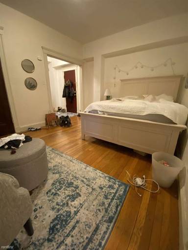 Main picture of 1945 Commonwealth Ave