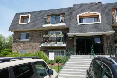 Main picture of 3219 W Parkway Dr