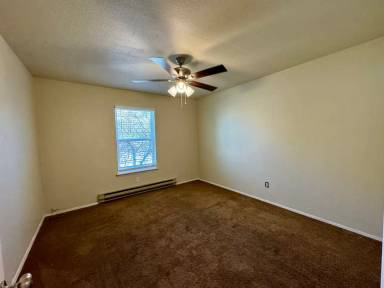 Main picture of 1345 Branson Ave