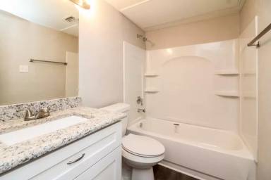 Main picture of 454 Kenya St