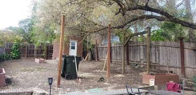 Main picture of 2150 Pomona Ave