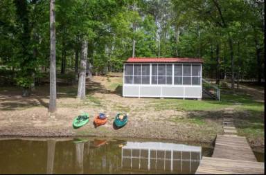 Main picture of 2207 White Oak Ln