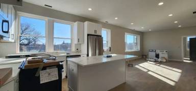 Main picture of 2552 S Central Park Ave