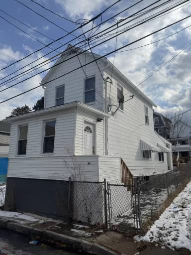 Main picture of 37 Logan St