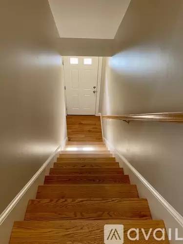 Main picture of 1039 Islington St