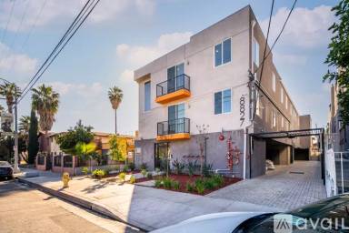Main picture of 8827 Van Nuys Blvd