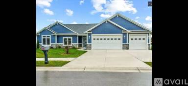 Main picture of 736 E Holland Dr