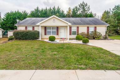 Main picture of 15 Junction Ct