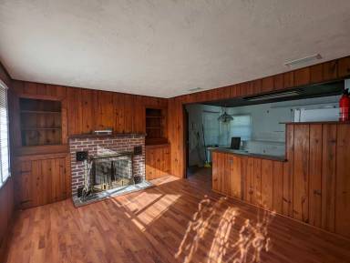Main picture of 307 S Citrus Ave