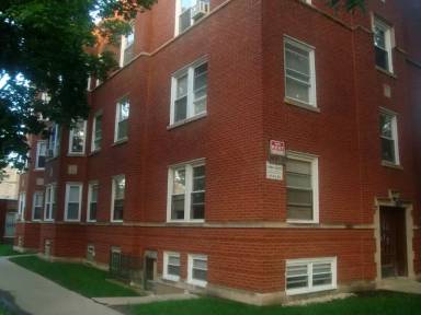 Main picture of 3619 W Roscoe St