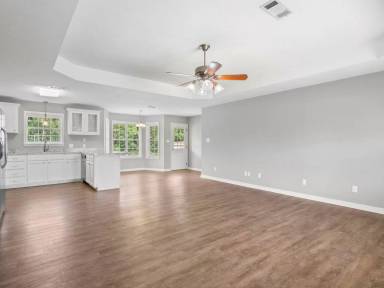 Main picture of 1902 Cotton Wood St