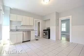 Main picture of 124 Kenrick St