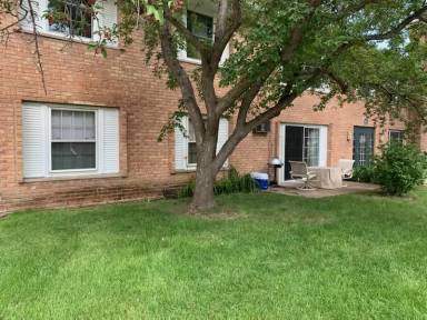 Main picture of 805 Smetana Rd