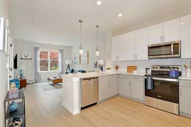 Main picture of 177 Avenue F