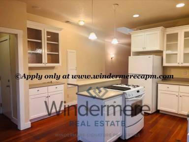Main picture of 3009 T St