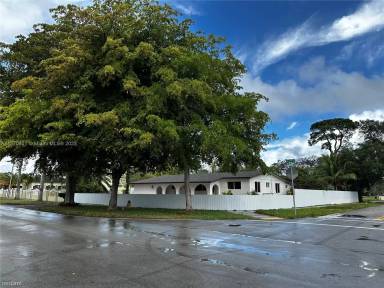 Main picture of 1805 NW 175th St