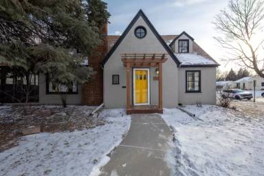 Main picture of 1621 W 22nd St