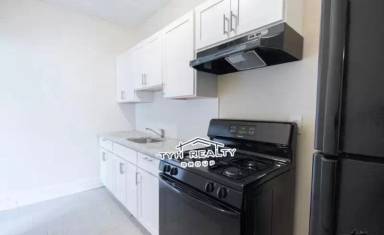 Main picture of 546 Sanford Ave