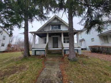 Main picture of 3302 E 105th St