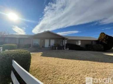 Main picture of 233 W 100 S