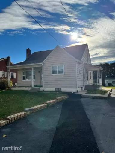 Main picture of 4713 Berkley St