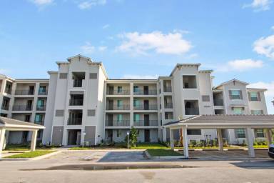 Main picture of 12320 Wellen Golf St