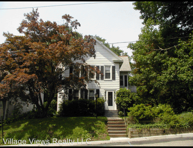 Main picture of 102 E Brown St