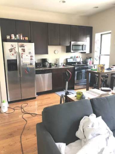 Main picture of 830 W Leland Ave