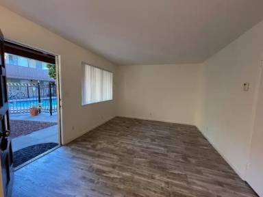 Main picture of 303 Chiquita Ave