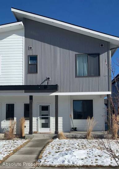 Main picture of 1000-1002 Rosa Way