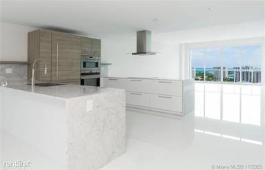 Main picture of Parque Towers Condo