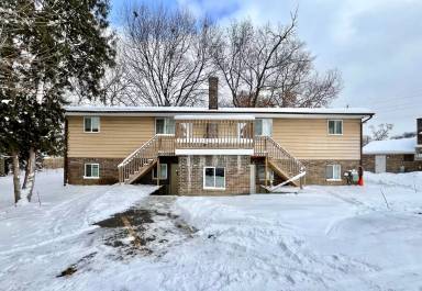 Main picture of 1931 Farragut St SW