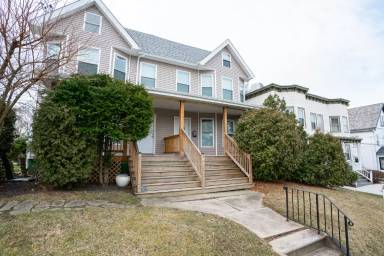 Main picture of 741-743 Frost Ave