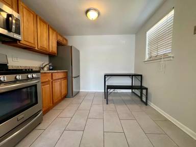 Main picture of 7201 Devon St