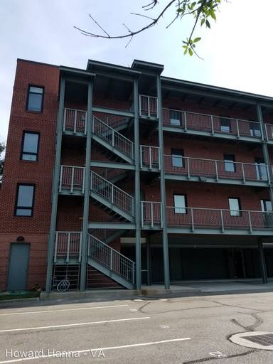 Main picture of 443 Saint Pauls Blvd