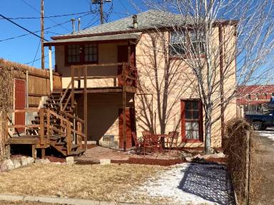 Main picture of 325 S Main St