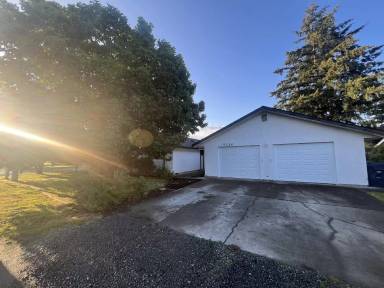 Main picture of 5210 110th Pl NE