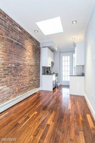 Main picture of 124 Ridge St