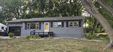 Main picture of 5601 W 45th St