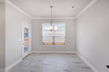 Main picture of 500 Piper Ln