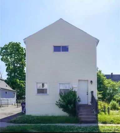Main picture of 11 DuPont St