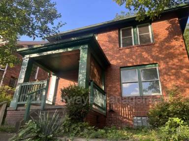Main picture of 813 N 6th St