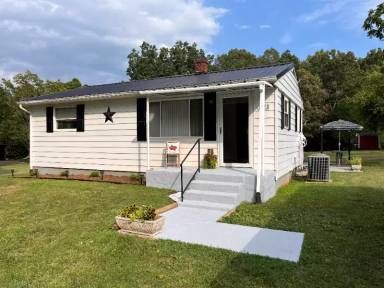Main picture of 1078 Heirloom Rd